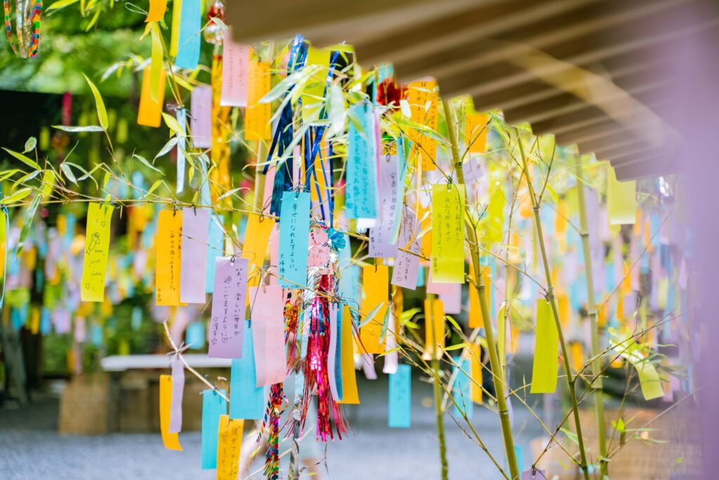 Japońskie Święto Tanabata obchodzone 7 lipca lub 6-8 sierpnia. Zobacz lokalne japońskie święta i zwyczaje z Polskim przewodnikiem po Japonii